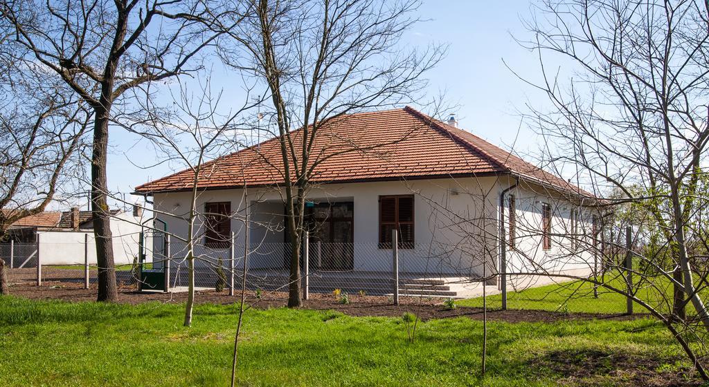 Kakasszeki Vendeghaz Hotel Székkutas Екстериор снимка